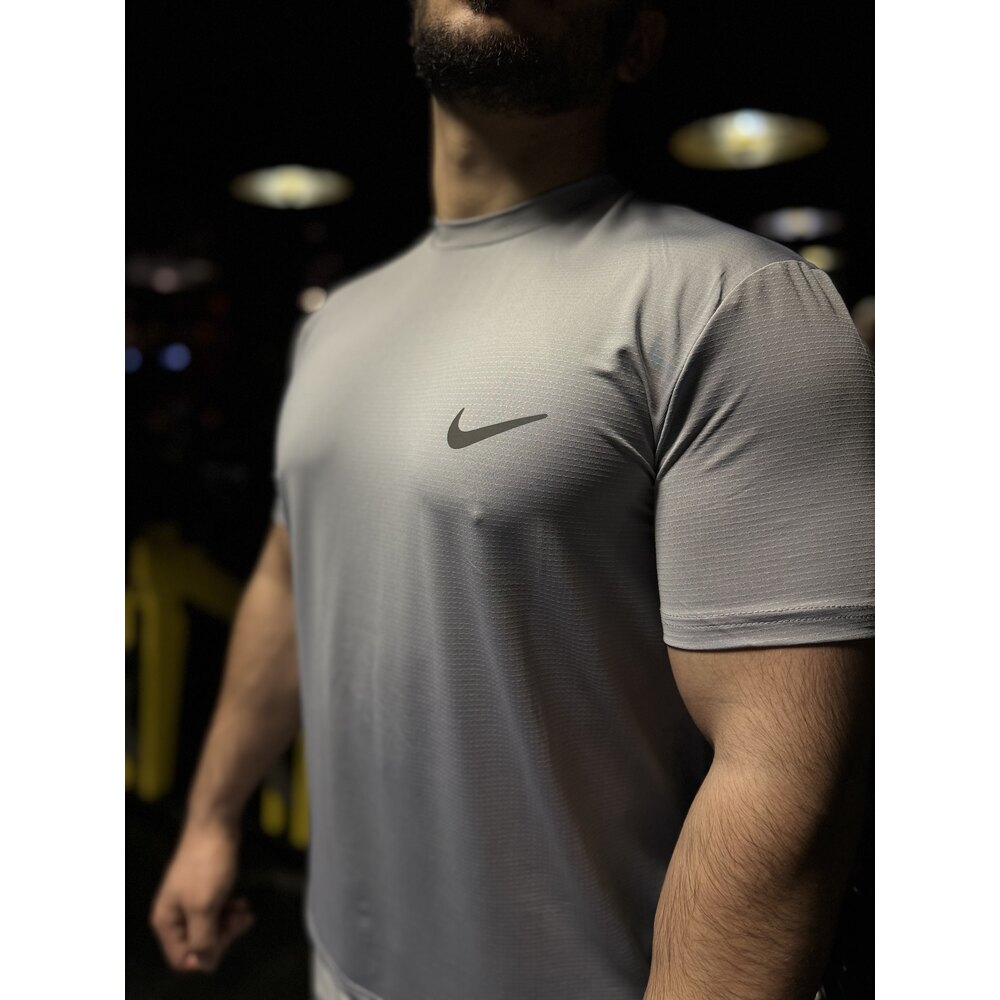 Nike gri tshirt