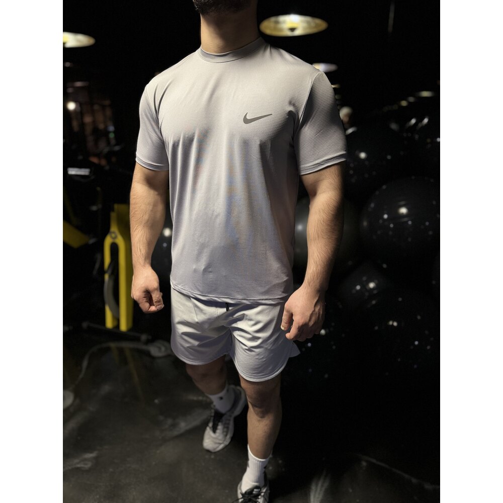 Nike gri tshirt