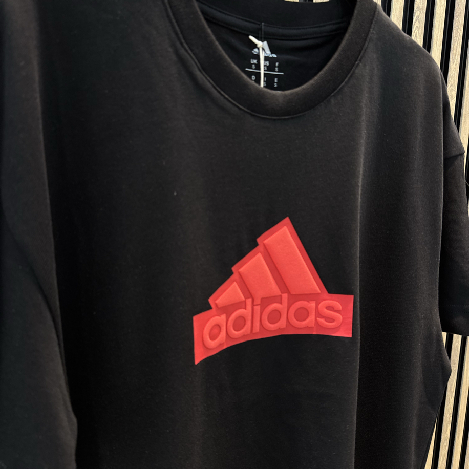 Siyah kırmızı baskı ADDS tshirt